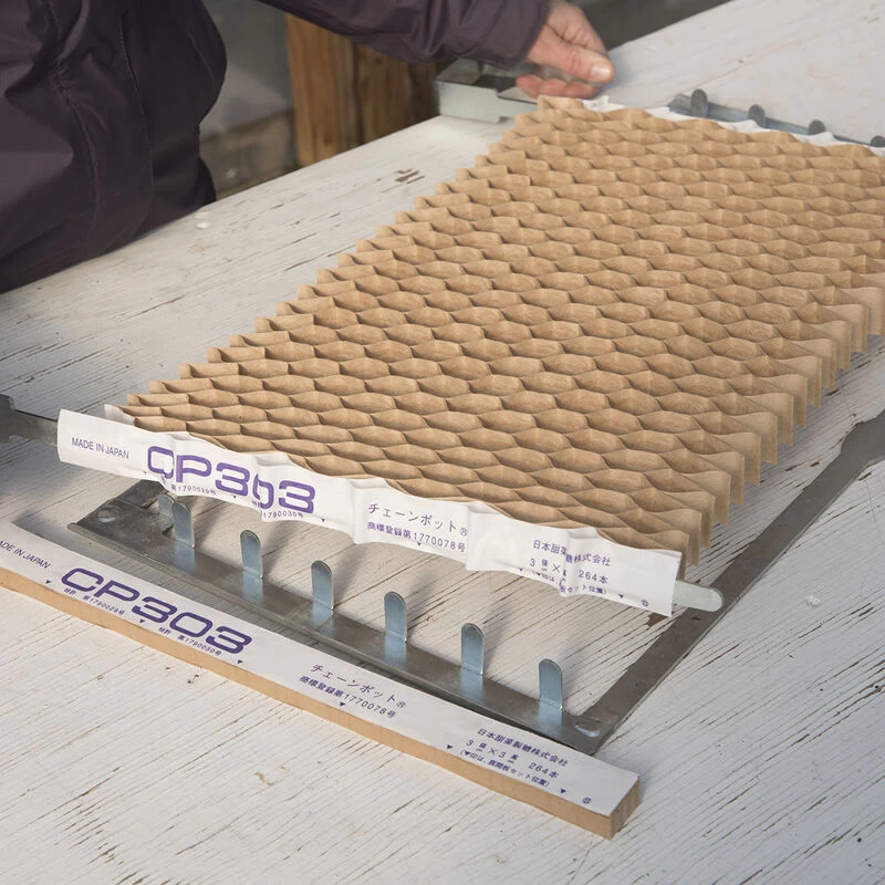 Paper Chain Pots – 2" Spacing, 150 Count 3 Paper Chain Pots – 2" Spacing, 150 Count